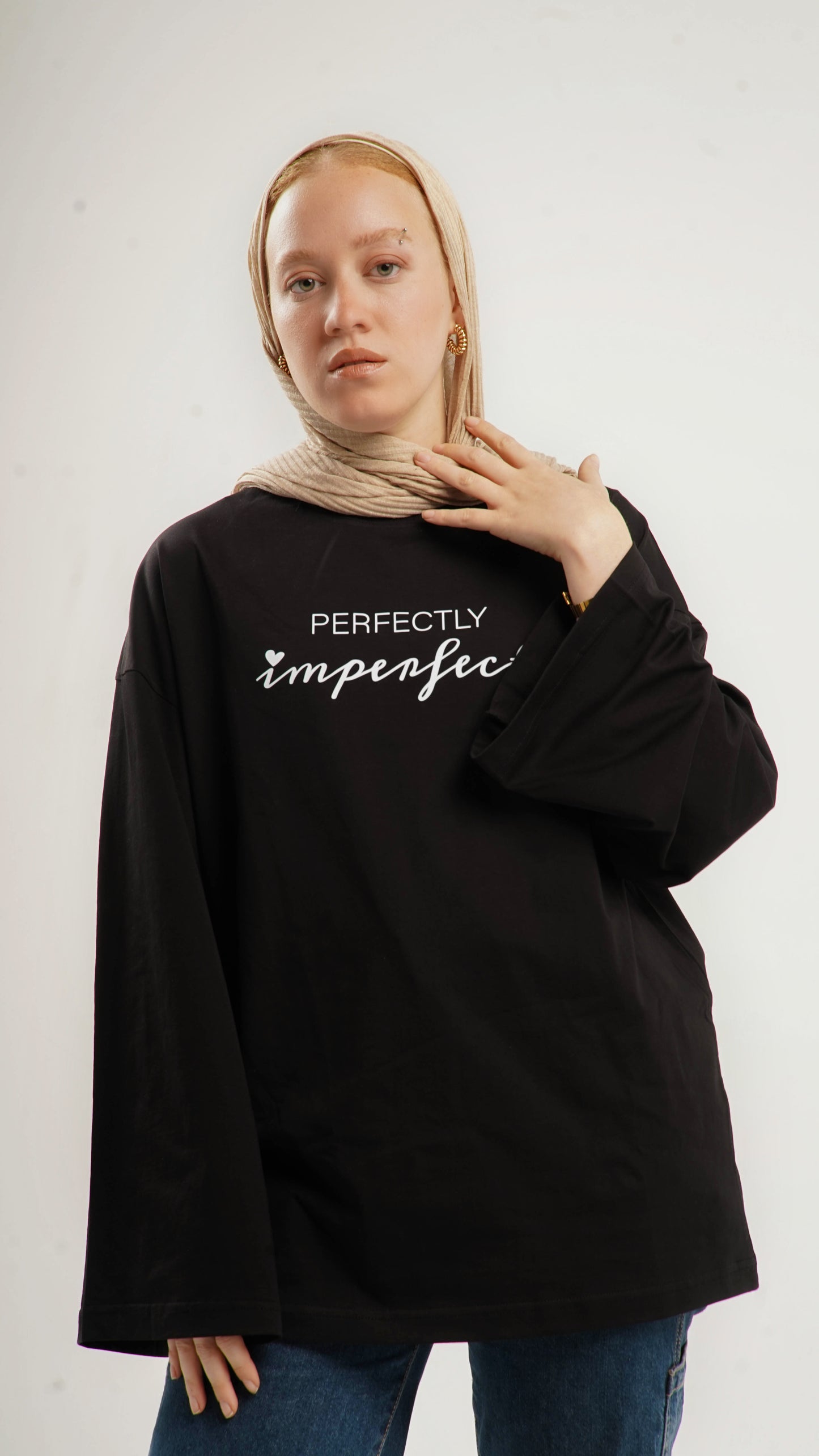 Perfectly imperfect black widesleeves t-shirt