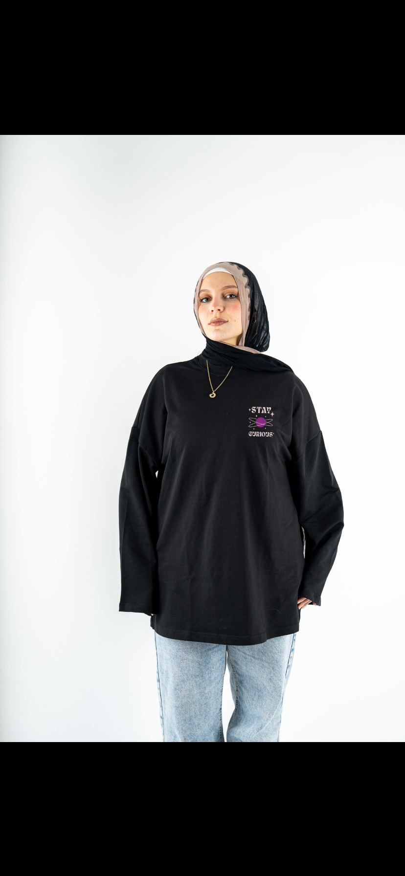 Stay curious black wide-sleeves t-shirt