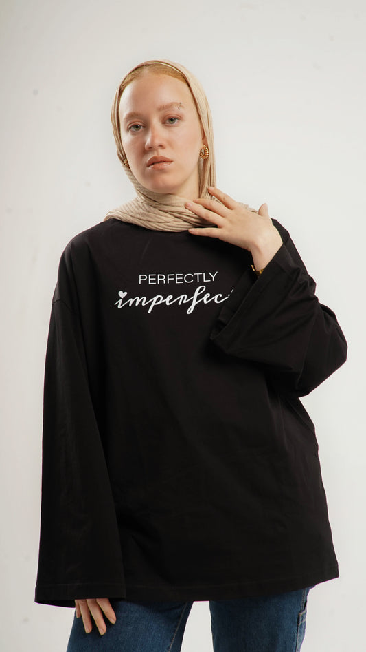 Perfectly imperfect black widesleeves t-shirt