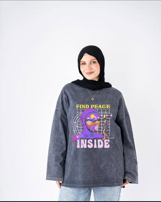 Find peace inside washed widesleeve t-shirt