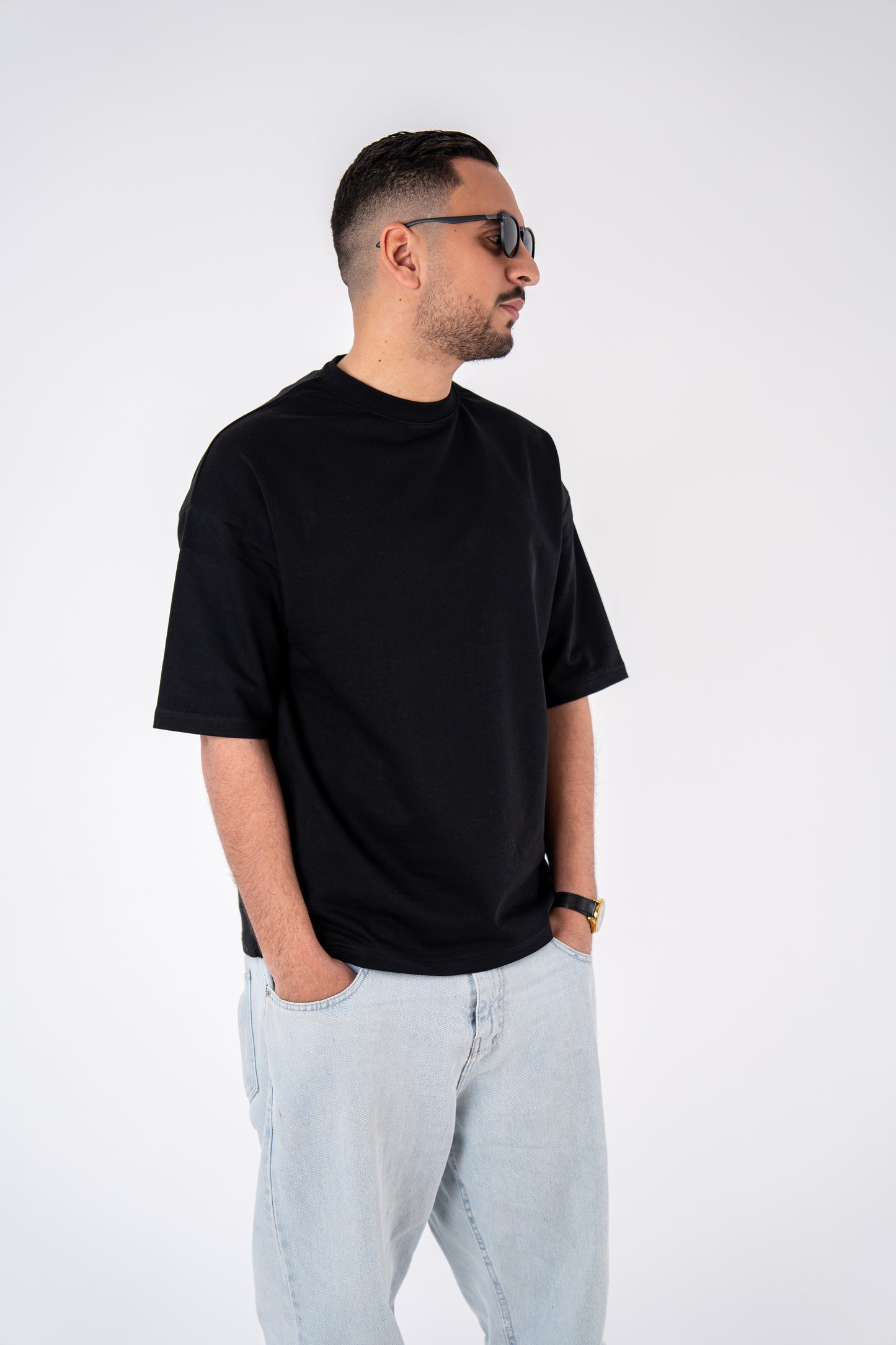 black basic t-shirt