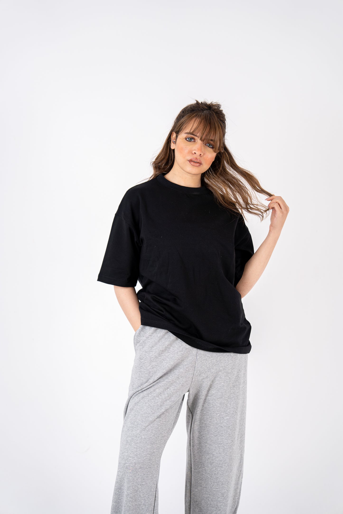 black basic t-shirt