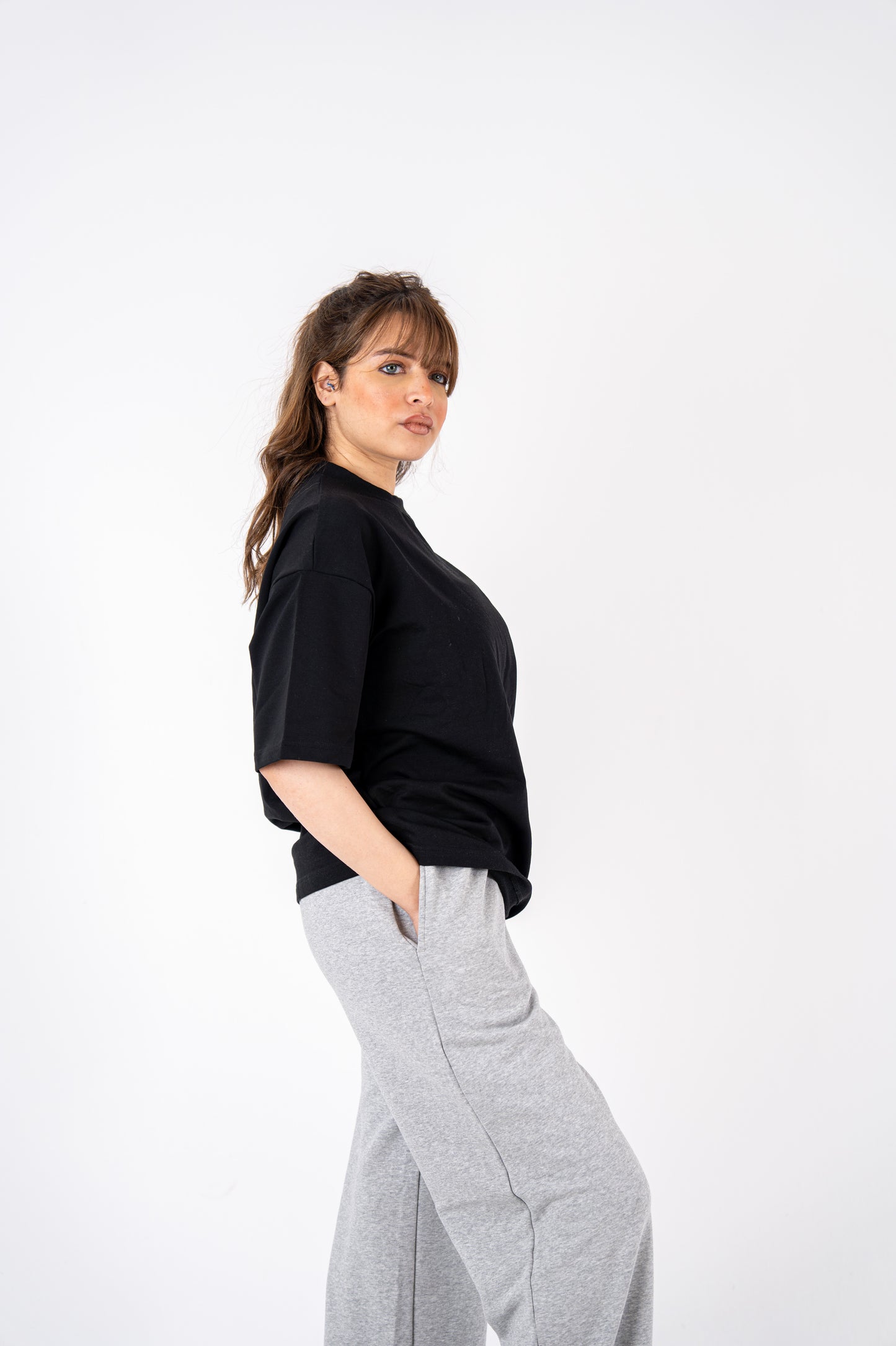 black basic t-shirt