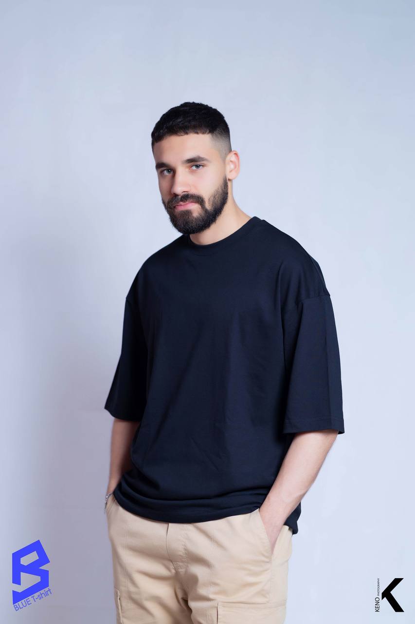 black basic t-shirt
