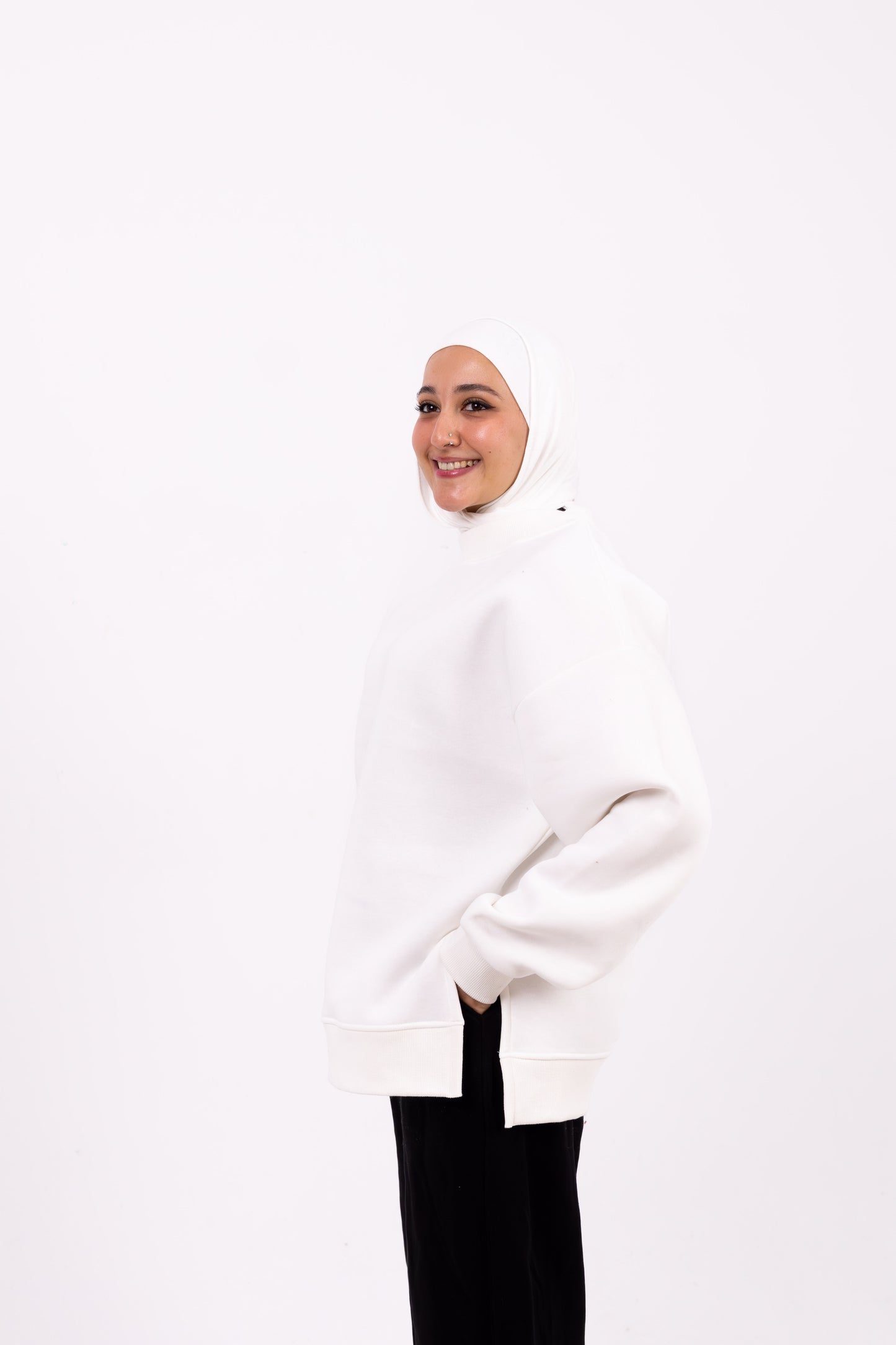 White comfy-go sweatshirt
